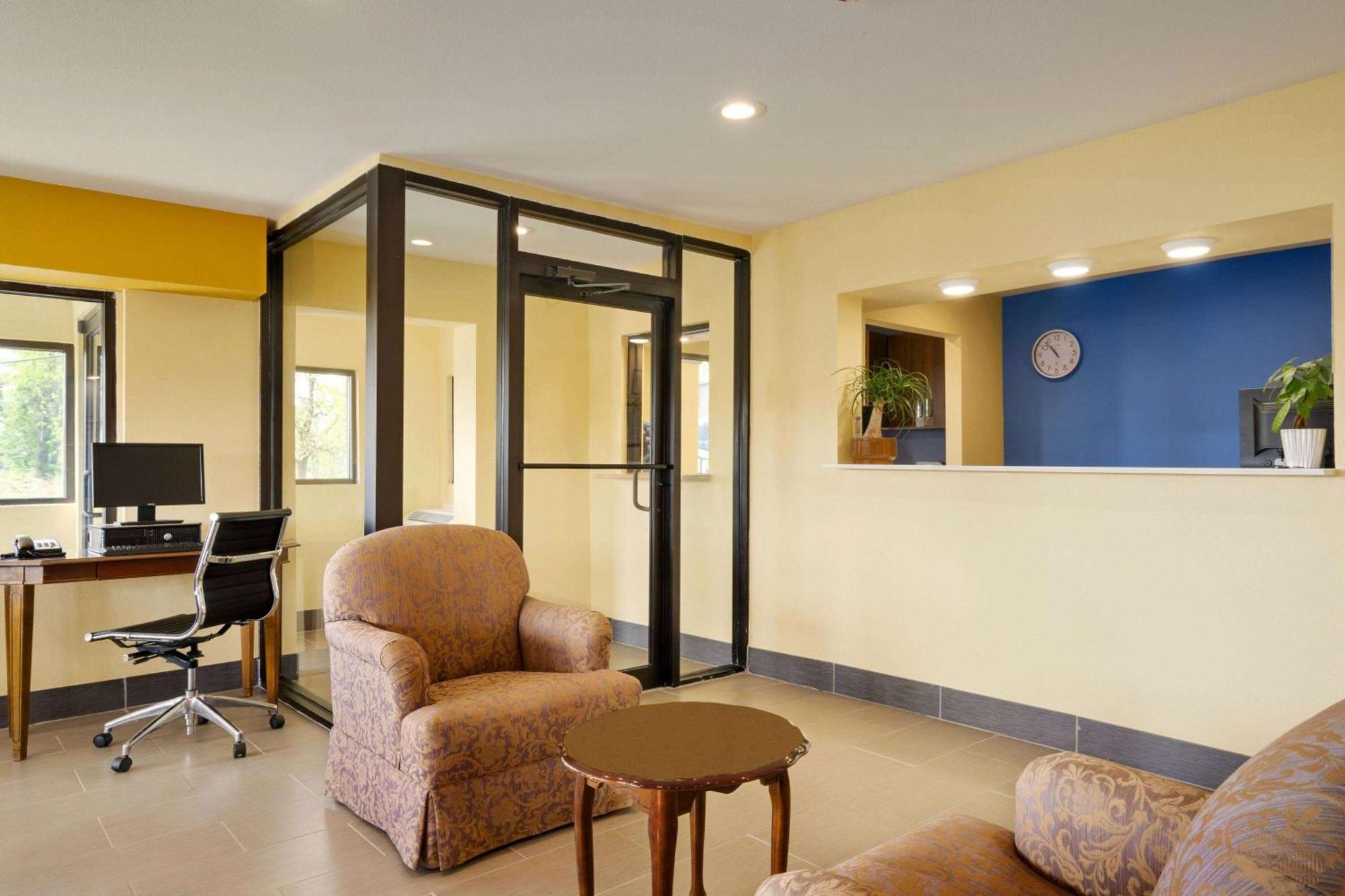 Travelodge By Wyndham Unadilla - Perry Near I-75 Exterior foto